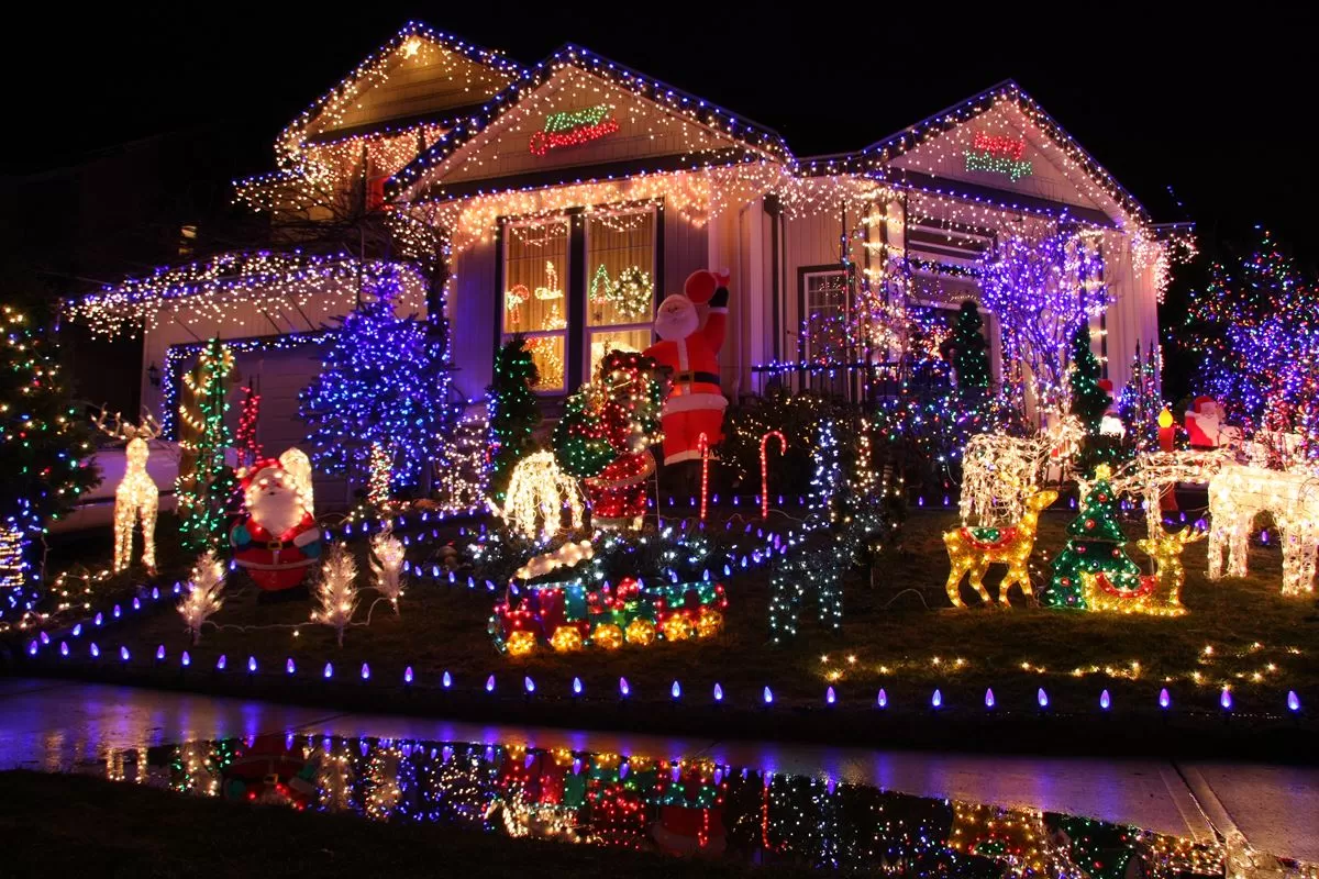 Residential Christmas light installation